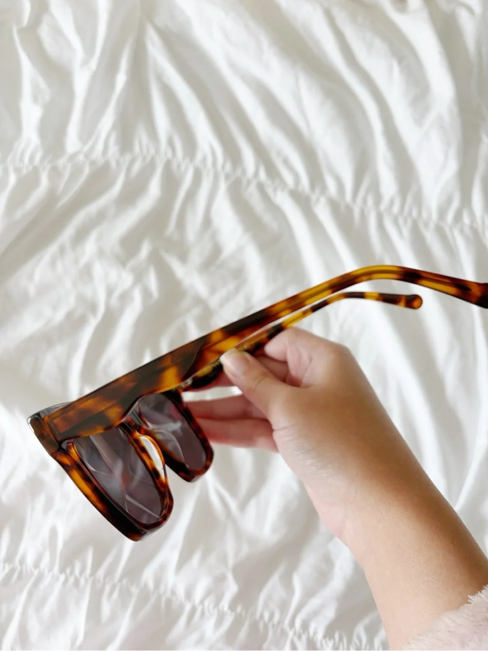 BANANA REPUBLIC Tortoise Shell Sunglasses